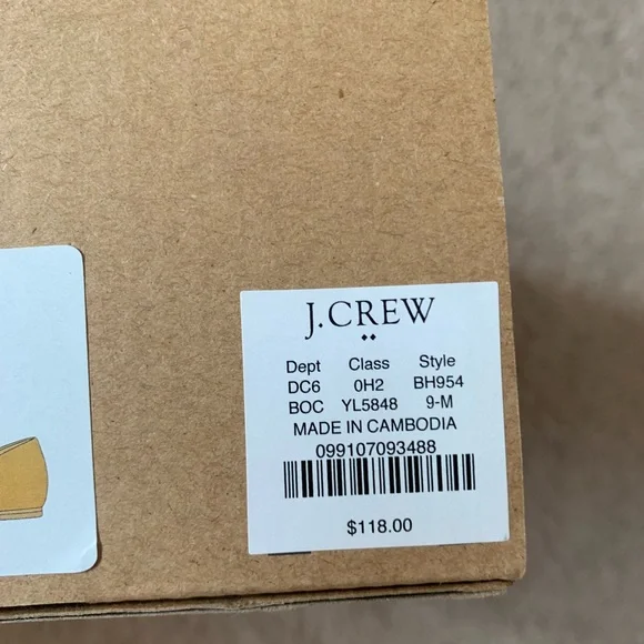 New In Box - J. Crew Womens Size 9

Retails for $118.00.    Selling for $40 - Picture 3 of 10